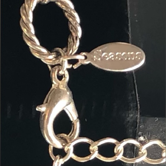 Seasons Fashion Silver Tone w/Faux Pearls Necklace - Picture 6 of 7